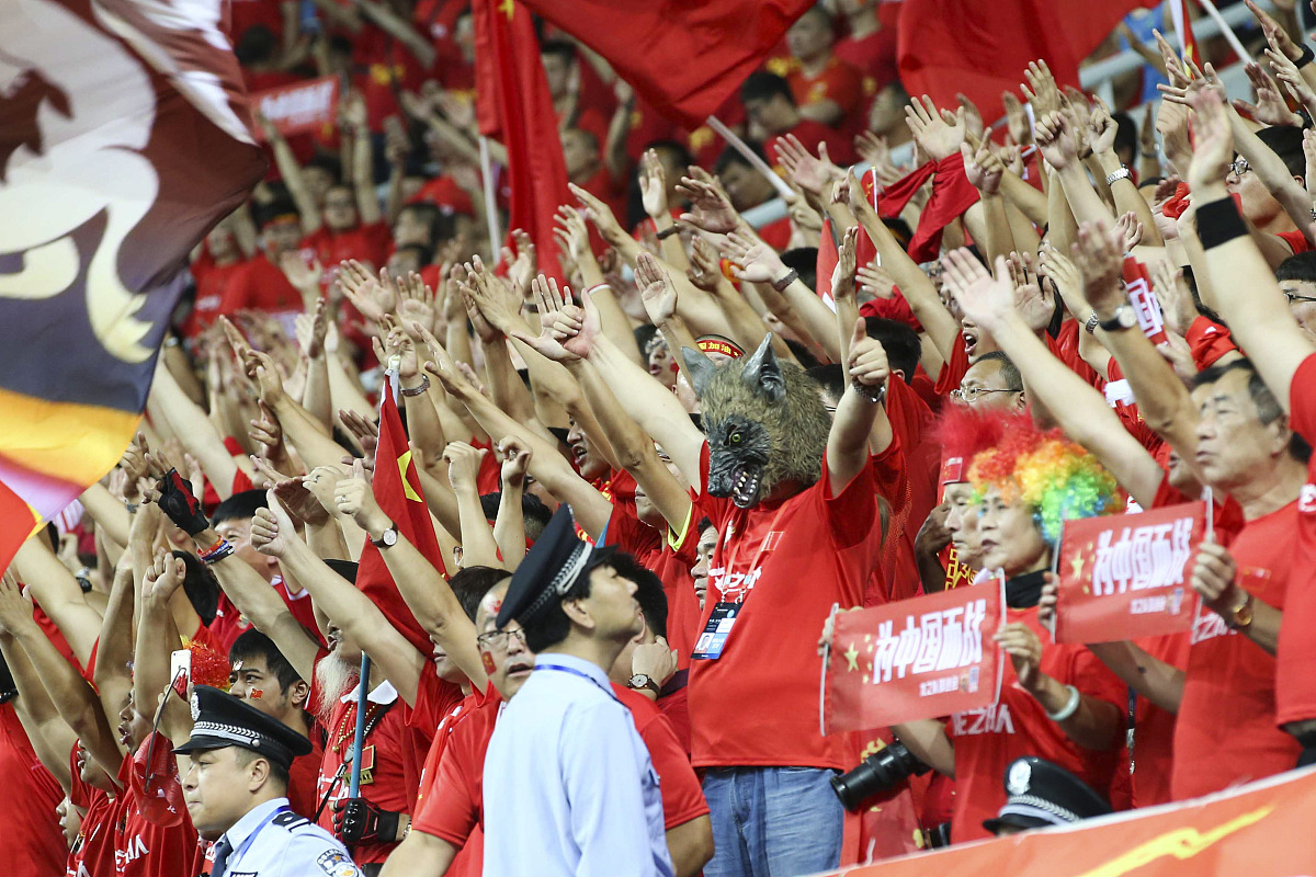 YABO-巴特勒回归赛场，挺进下一轮首场状态亮眼，塞尔维亚队观众沸腾！的简单介绍