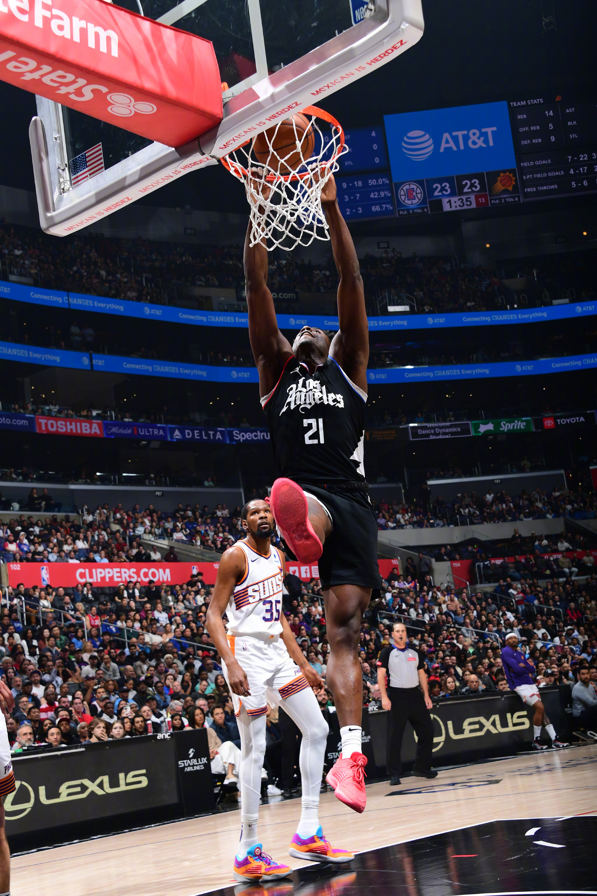 亚博体育- 杜兰特最不敢和谁单挑 